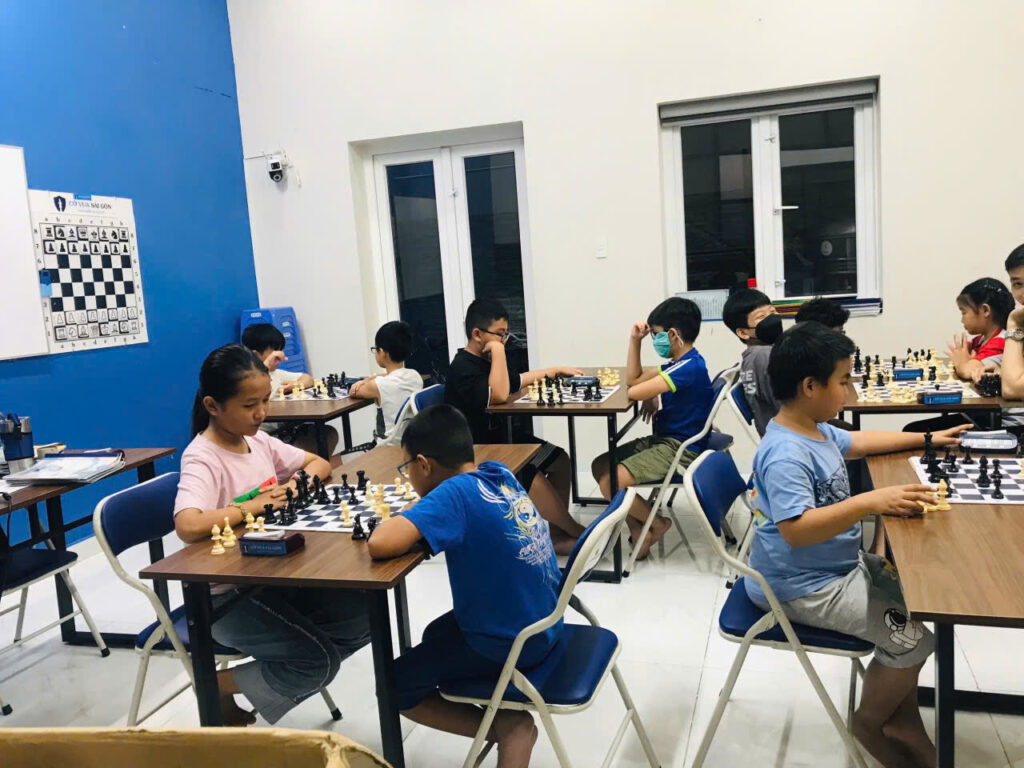 lớp học trung cấp